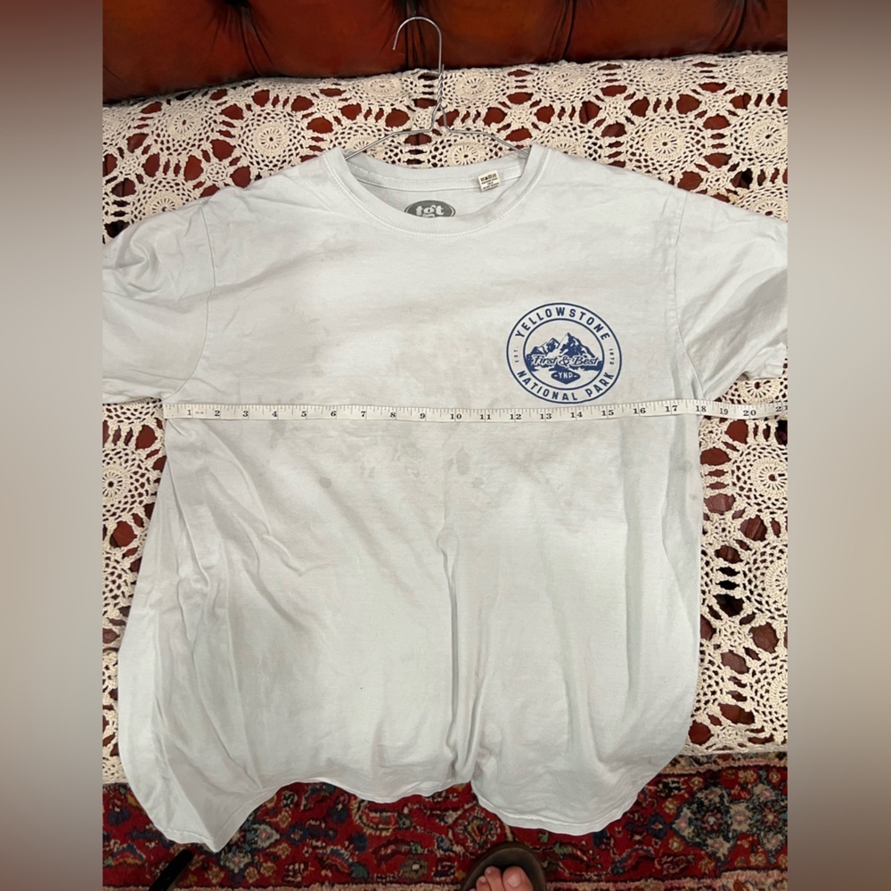 Yellowstone National Park Graphic Tee - White size small - Picture 7 of 8